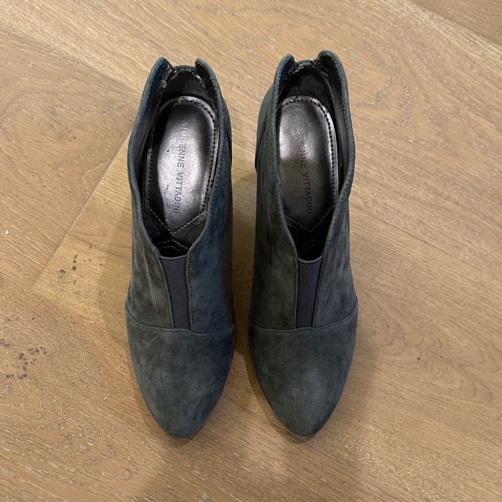 Elegant Black Ankle Boots